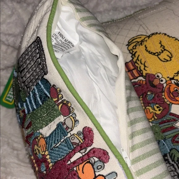 2 Brand New Sesame Street Character Throw Pillows Set Zip with Green Trim - Picture 7 of 9